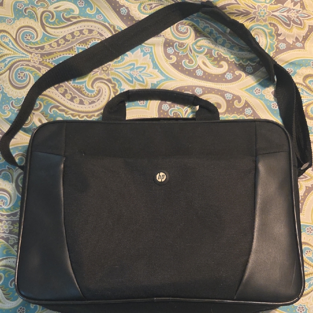 HP Classic Black Laptop Bag